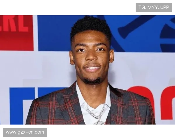 克尼佩尔称赞布兰登米勒训练营首日表现出色求胜欲望极强