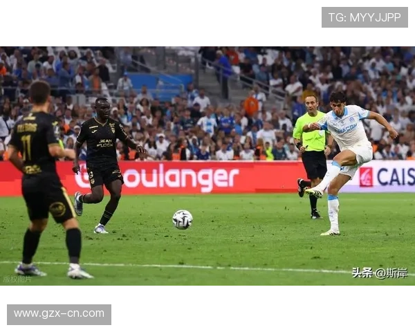 38岁大卫路易斯火力全开十人应战九十分钟零封荣膺欧冠MVP